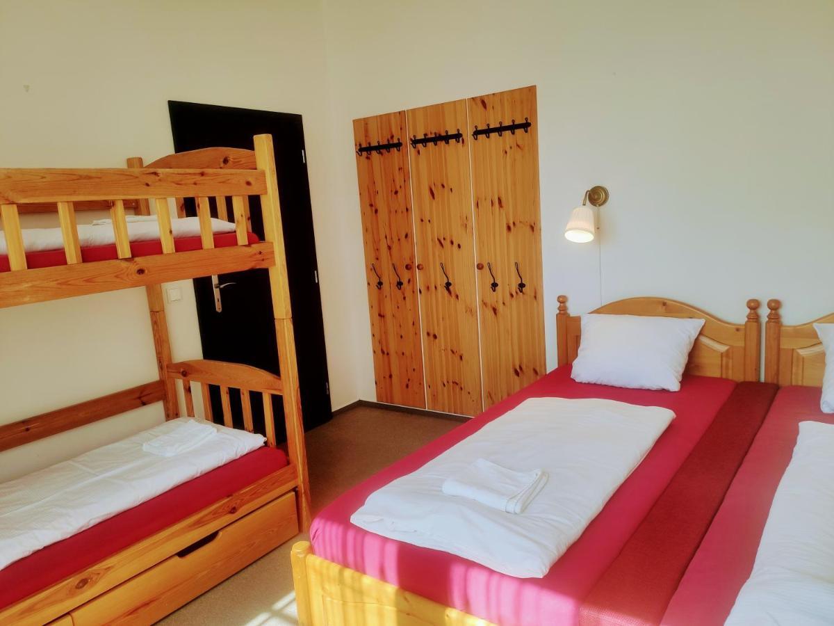 Apartmanovy Dum Pastak Лоучна-над-Десноу Экстерьер фото