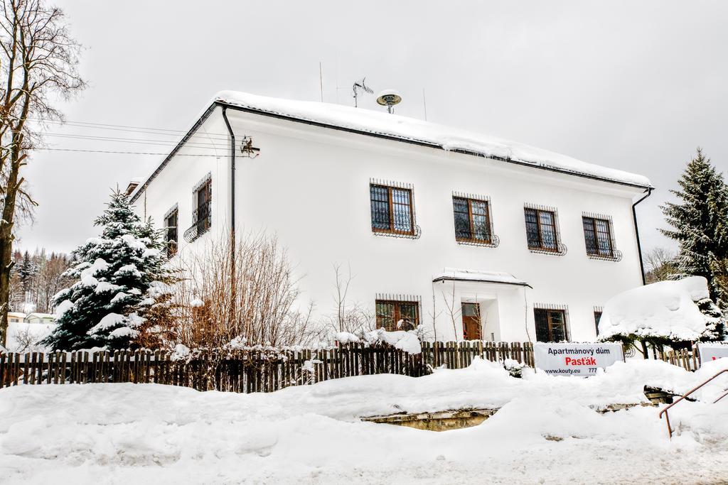 Apartmanovy Dum Pastak Лоучна-над-Десноу Экстерьер фото