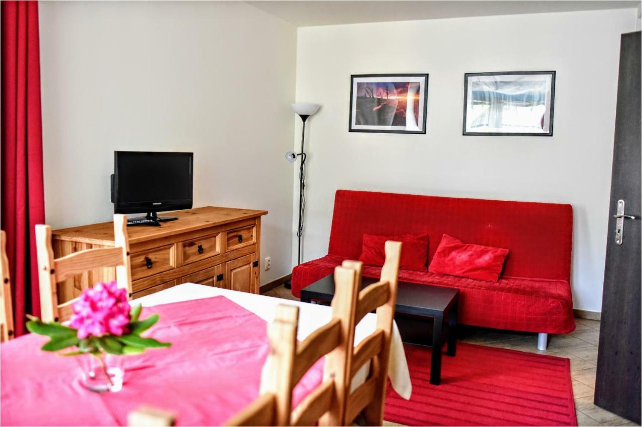 Apartmanovy Dum Pastak Лоучна-над-Десноу Экстерьер фото